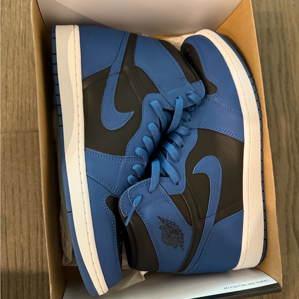 Nike Men's Black and Blue High-Top Sneakers